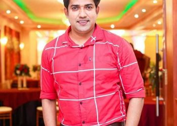 ජනප්‍රිය දේශක දිනේෂ් මුතුගල රිය අනතුරකින් රෝහලේ