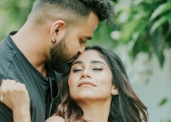 දිල්කි උරේෂා ආදරණිය පෙම්වතා සමග ගත් ඡායාරුප එකතුව