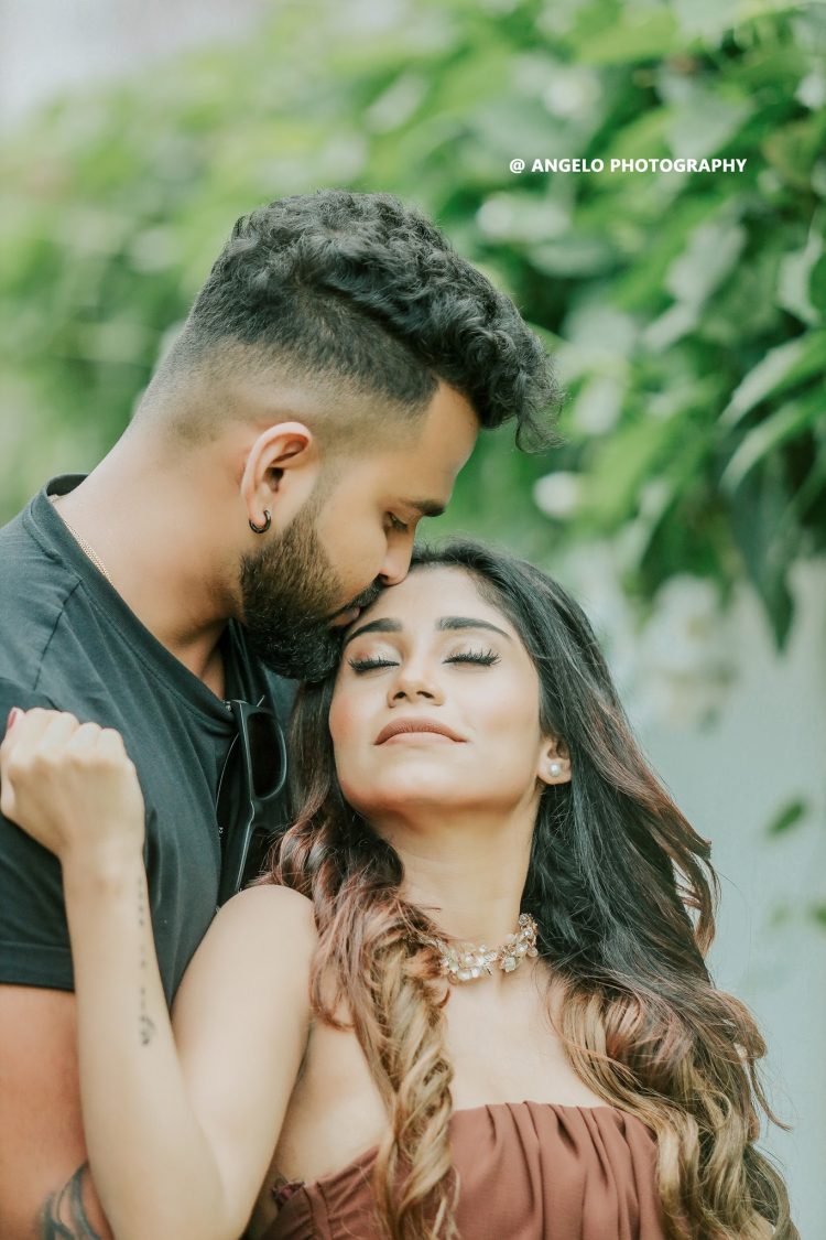 දිල්කි උරේෂා ආදරණිය පෙම්වතා සමග ගත් ඡායාරුප එකතුව