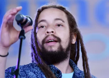 බොබ් මාලිගේ මුණුපුරාට ඇදුම නිසා අත්වූ ඉරණම(PHOTOS)