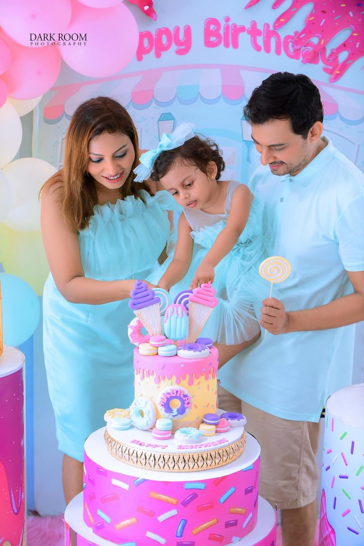 ධනංජය සිරිවර්ධනගේ හුරතල් පුංචි දෝණිගේ උපන්දිනය දා