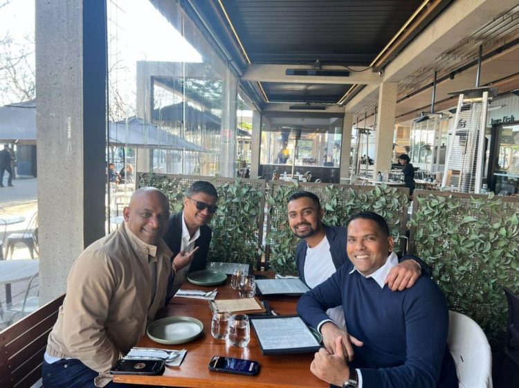 ධනුෂ්ක ගුණතිලක බලන්න ගිය අය