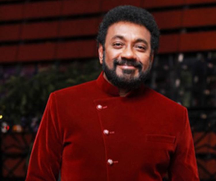 පිටගම්කාර – අප්පච්චි ගඟ දිගේ ගොස් අවාරයේ සිරිපා කර සලංහංතේ කියා නික්ම යයි