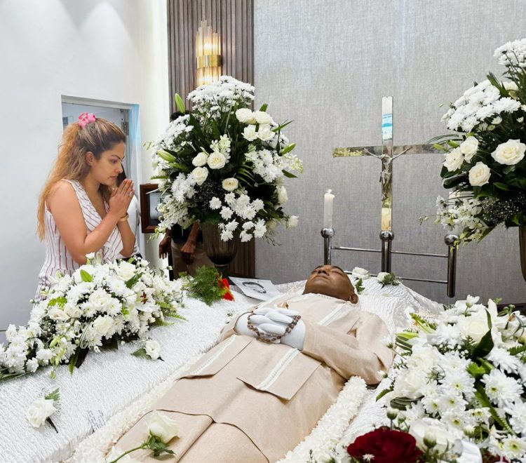 “ඊලග වැඩේ මං උඹව ඩිරෙක්ට් කරනවා පුතේ”