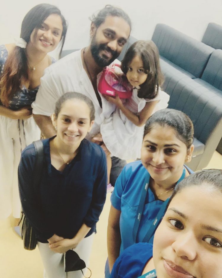 “අප්පච්චි ආස විදිහට ඒ දේවල් කරමු. එයා බලන් ඉන්නවා. කොල්ලා ද කෙල්ල ද කියන්න”