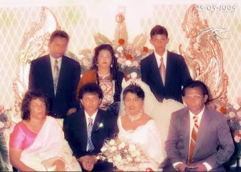 “ඇස් දෙක පියා ගත්තම අතීතයේ ගොඩක් දුරට දිව ගියා..පරණ albam පෙරළුවා මගේ කඳුල..”