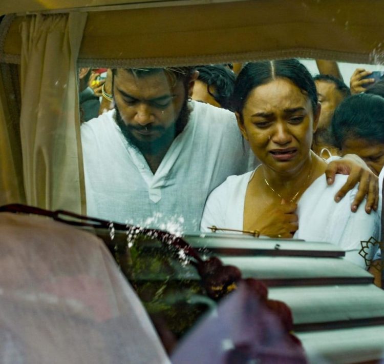 දරාගන්න රත්තරනේ