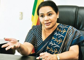 පාර්ලිමේන්තුවේ දී ඩයනාට පහරදීමක්
