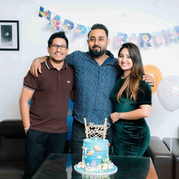 කාගේද මේ උපන්දිනය?