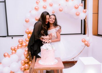 එකම නංගීගේ උපන්දිනයට කවීත් ගිහිං