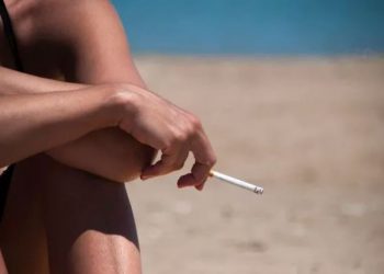 ප්රංශයේ පොදු ස්ථානවල දුම්පානය තහනම්