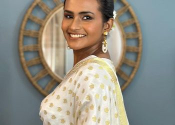 දැකුම්කළු උමාලි……..