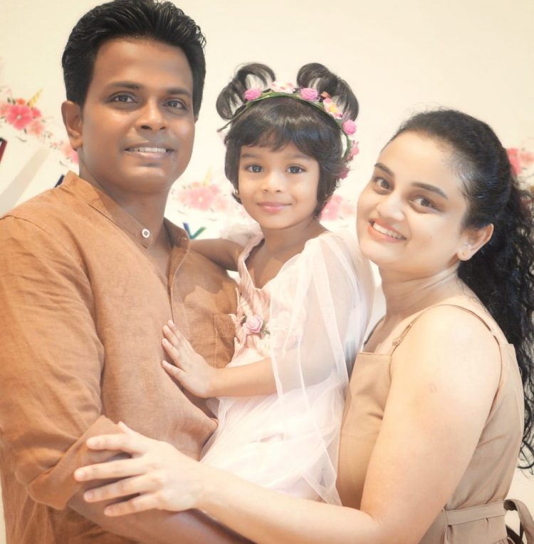 ප්‍රදීප්ගේ පුංචි පවුල