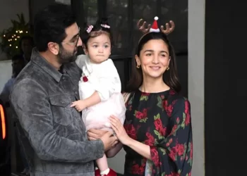 එයා බෝනික්කෙක් වගේ