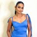 නිල් ගවුමකින් සැරසුණු යුරේනිගේ හැඩ