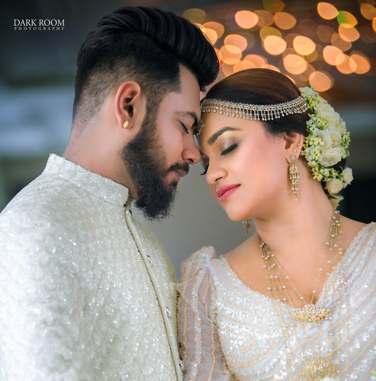 රන්හුයෙන් දෑඟිලි බැඳුණු මාධවී සහ කසුන්