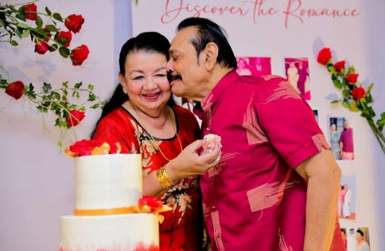 විවාහ වෙලා අවුරුදු 41ක්ලු