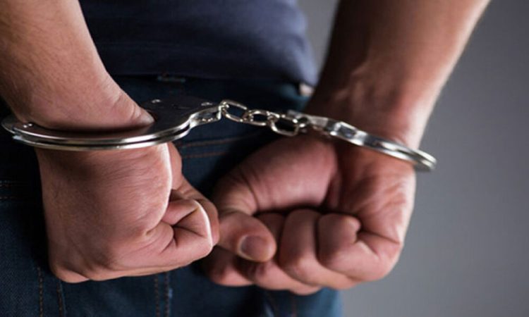 ගල්නෑව ව්‍යාජ පොලිස් නිල ඇඳුමින් අපරාධ කළ කල්ලියේ තවත් සාමාජිකයෙකු අත්අඩංගුවට