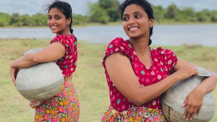 නිම්මි මනෝහාරී: ටෙලිනාට්‍ය තාරකාවගේ අලුත්ම සුන්දර චායාරූප පෙළ!