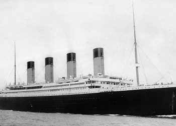 ටයිටැනික් නෞකාවේ නොඇසුණු කතා: මුහුදුබත් වූ දැවැන්තයාගේ සැබෑ සුසුම!