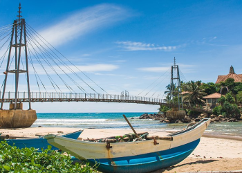 මාතර පරවි දූපත ආසන්න මුහුදේ නාඳුනන කාන්තා මළ සිරුරක්!