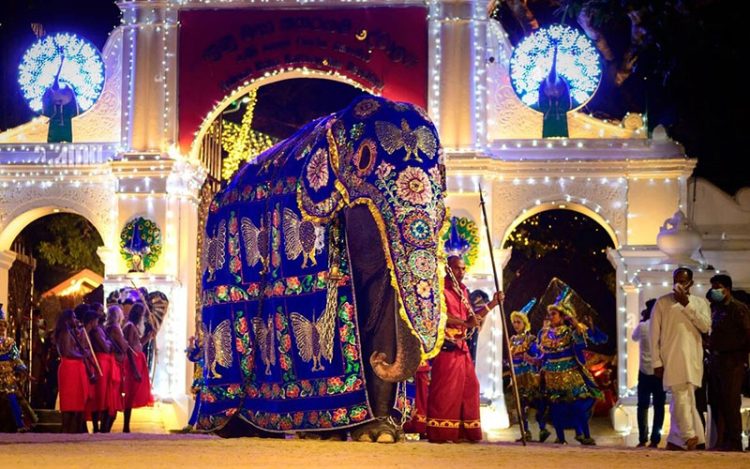 කතරගම ඇසළ පෙරහැරේ අවසන් දිනය අදයි!