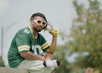 Followersලා වැඩිකරගන්න ගිහින්, රැප් ගායක ‘මදුවා’ ජීවිතේම වරද්දාගනී! අයිස් සහ ව්යාජ පිස්තෝලයක් එක්ක පොලීසියෙන් අත්අඩංගුවට!