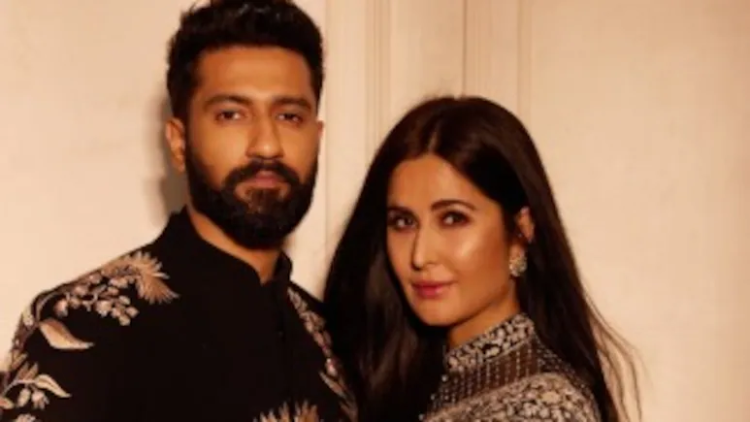 කත්‍රිනා කයිෆ් අම්මා වෙන්න සූදානම්! ඔක්තෝබර්-නොවැම්බර් මාසවලදී ‘ගුඩ් නිවුස්’ එකක්!