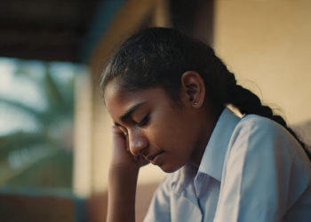 පාසල් සිසුවියකට අතවර කළ ගුරුවරයාට නීතියේ රැහැනින් දඬුවම්!