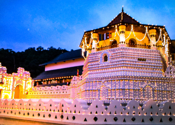 ලංකාවේ අභිමානය රැකෙන, දළදා මාළිගාවේ නව දියවඩන නිලමේ තෝරා ගැනීමේ නිලවරණය අද!